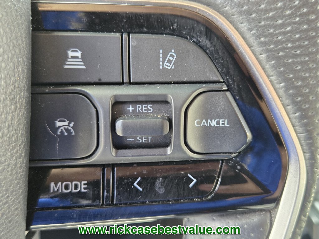 Used 2023 Toyota Sequoia Capstone AWD/4WD image 27