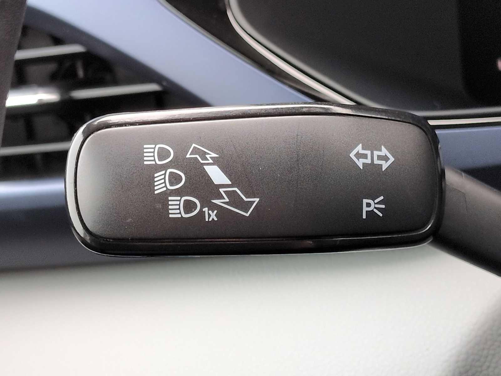 Used 2022 Volkswagen Taos SE image 27