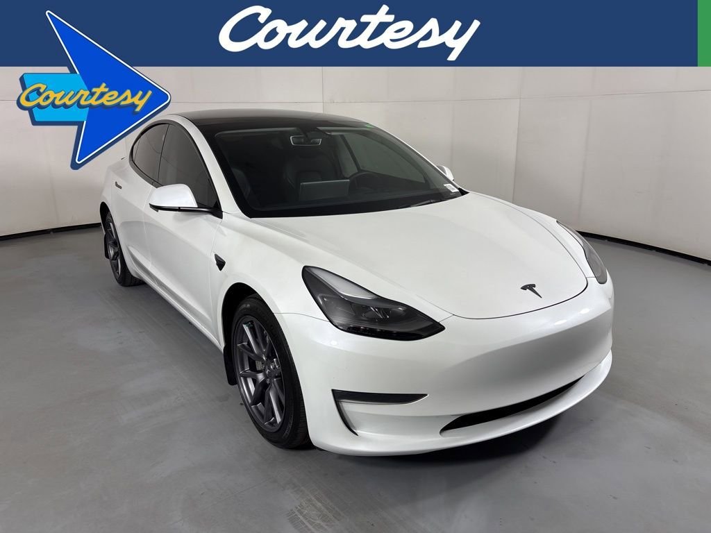 Used 2023 Tesla Model 3 Standard Range RWD image 1