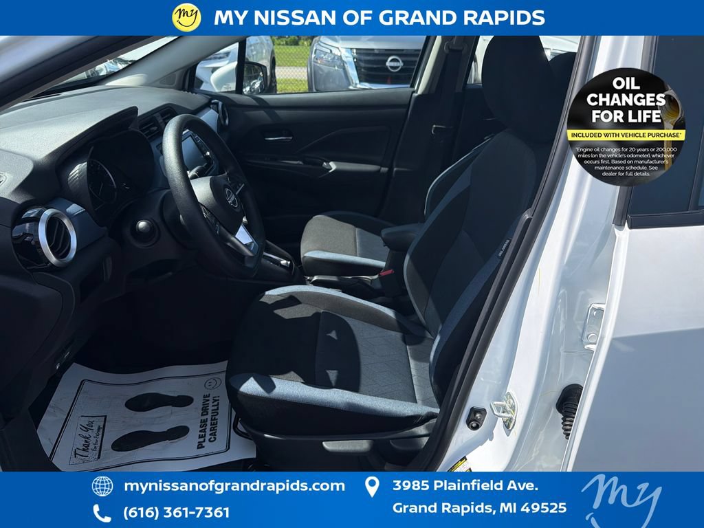 Used 2025 Nissan Versa SV w/ Trunk Package FWD image 10
