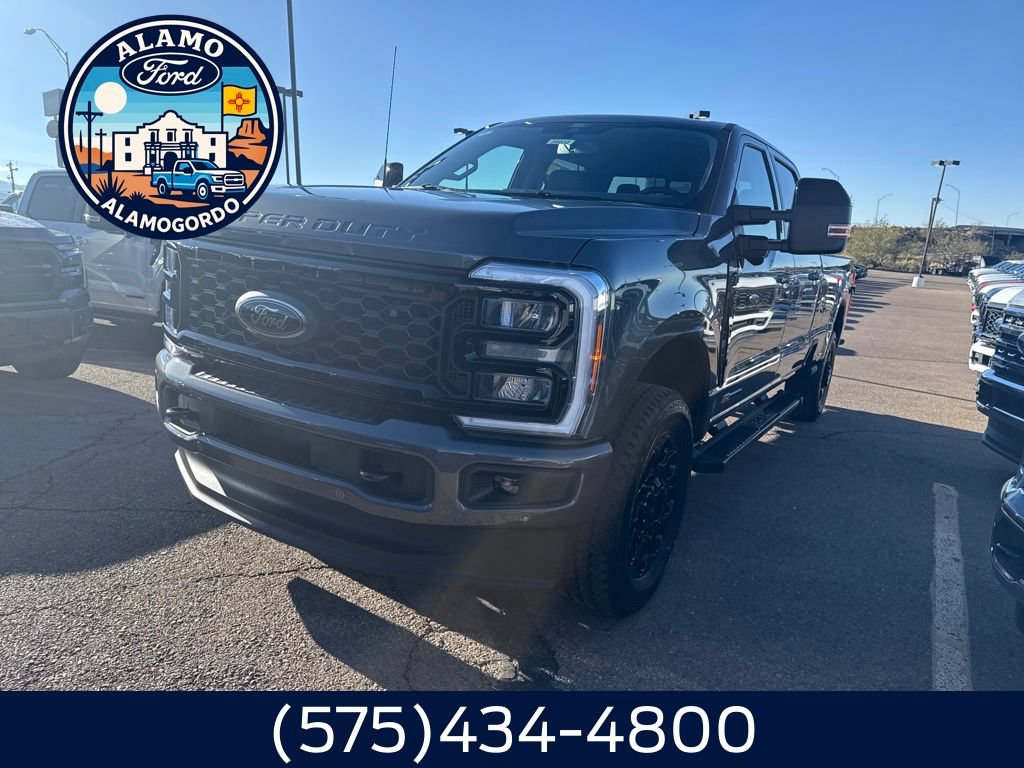 New 2026 Ford F350 Lariat w/ Black Appearance Package