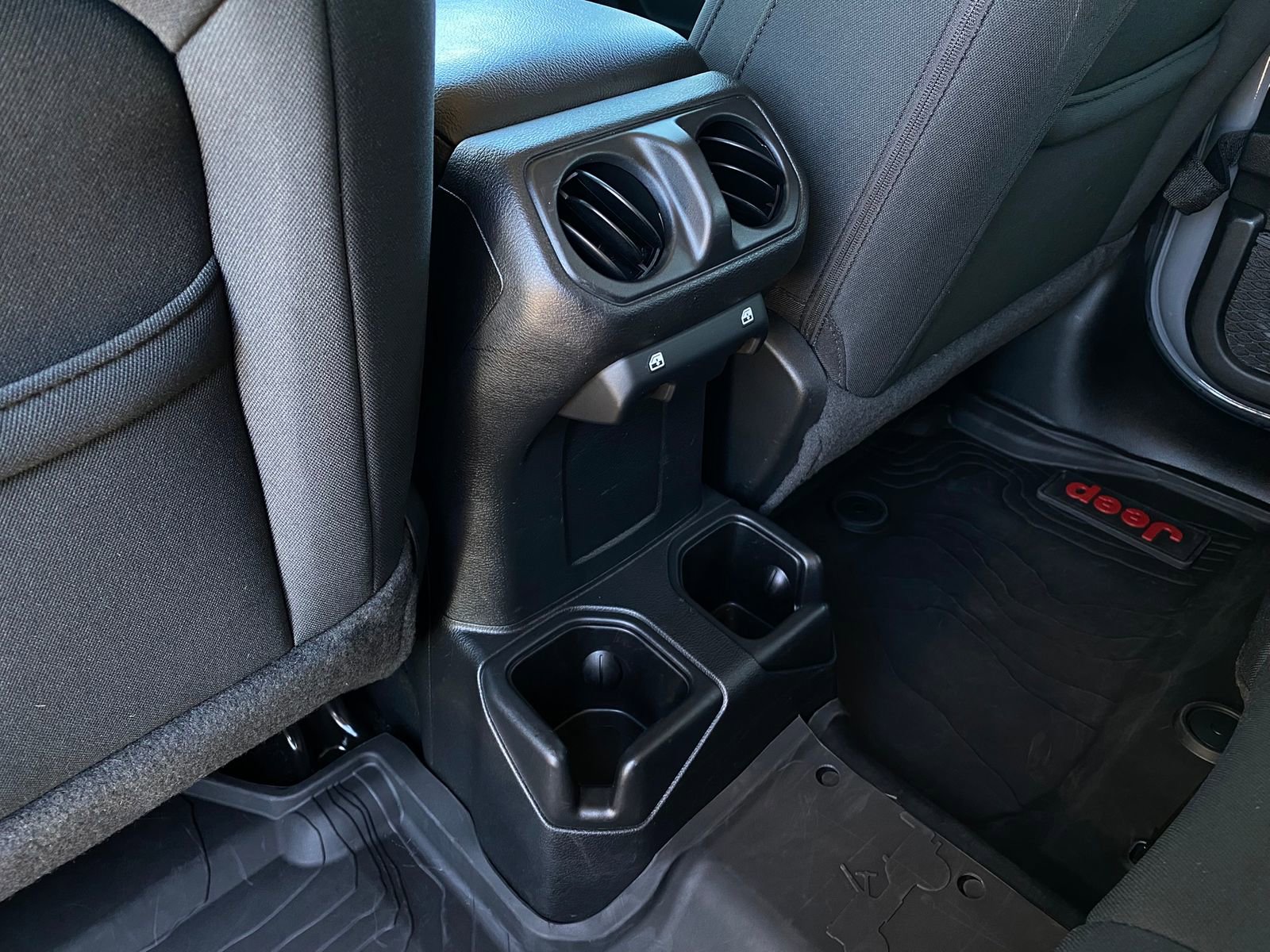 Used 2022 Jeep Wrangler Unlimited Sport image 29