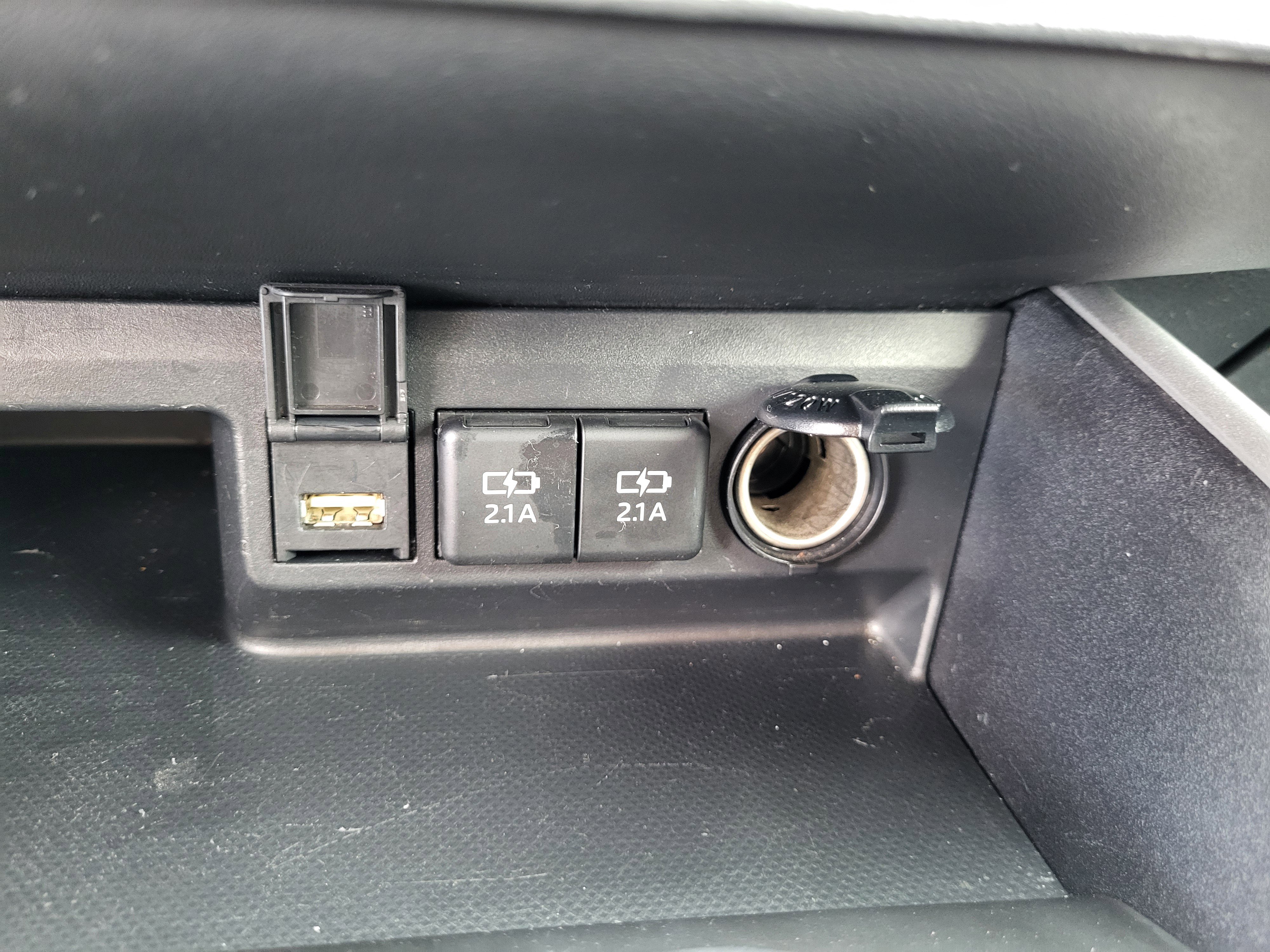 Used 2020 Toyota Highlander XLE image 31