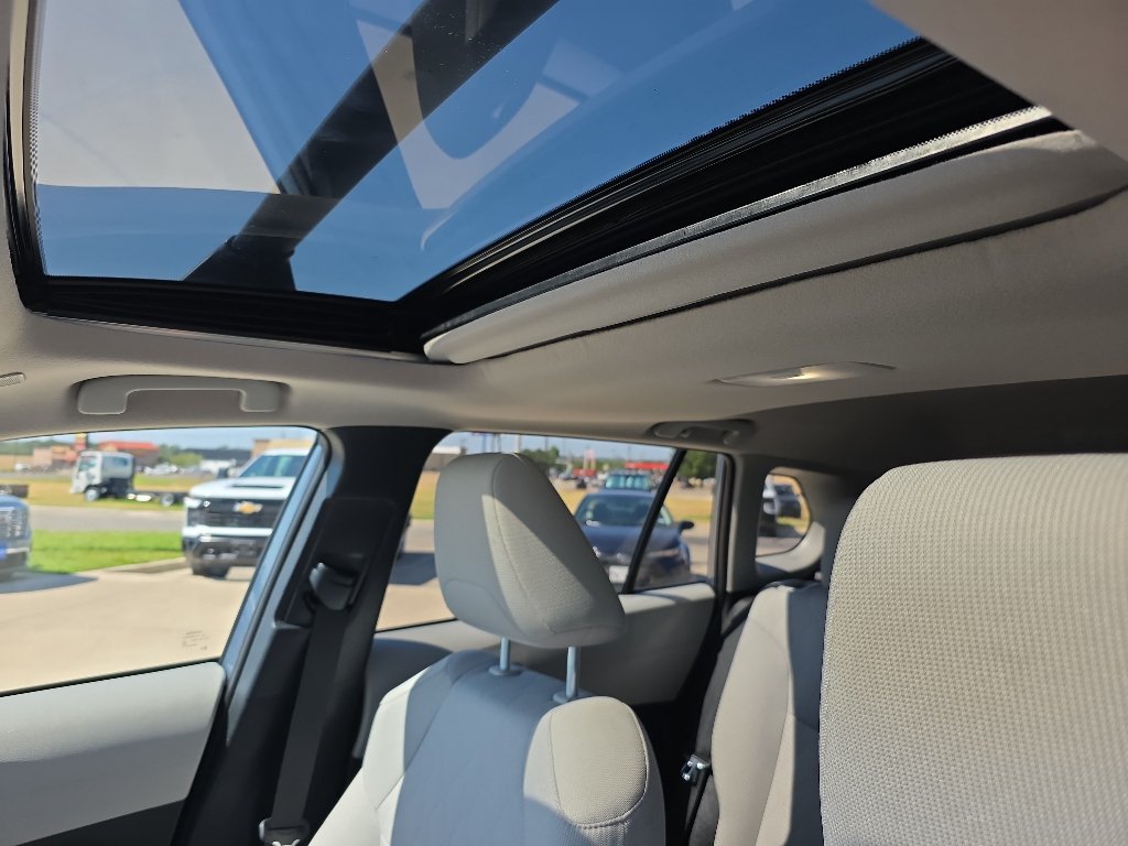 Certified 2026 Toyota Corolla Cross LE w/ Moonroof Package FWD image 8