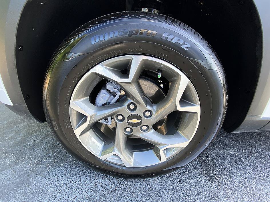 Used 2025 Chevrolet Trax LT w/ LT Convenience Package FWD image 27