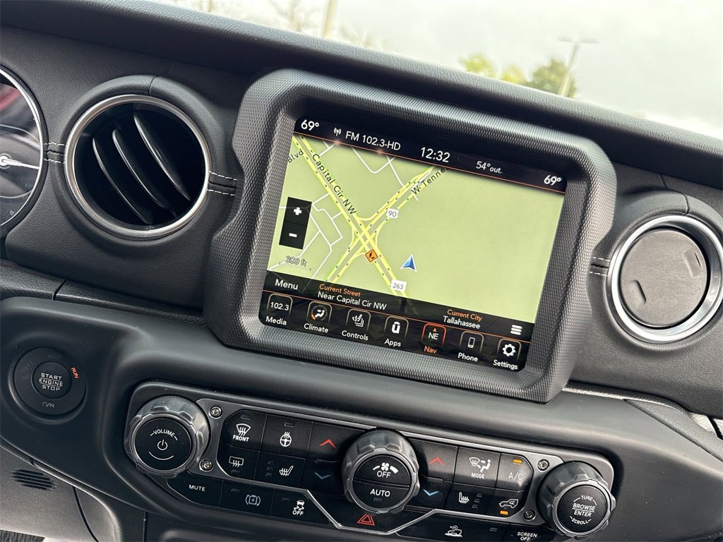 Used 2022 Jeep Wrangler Unlimited Sahara w/ Cold Weather Group image 24