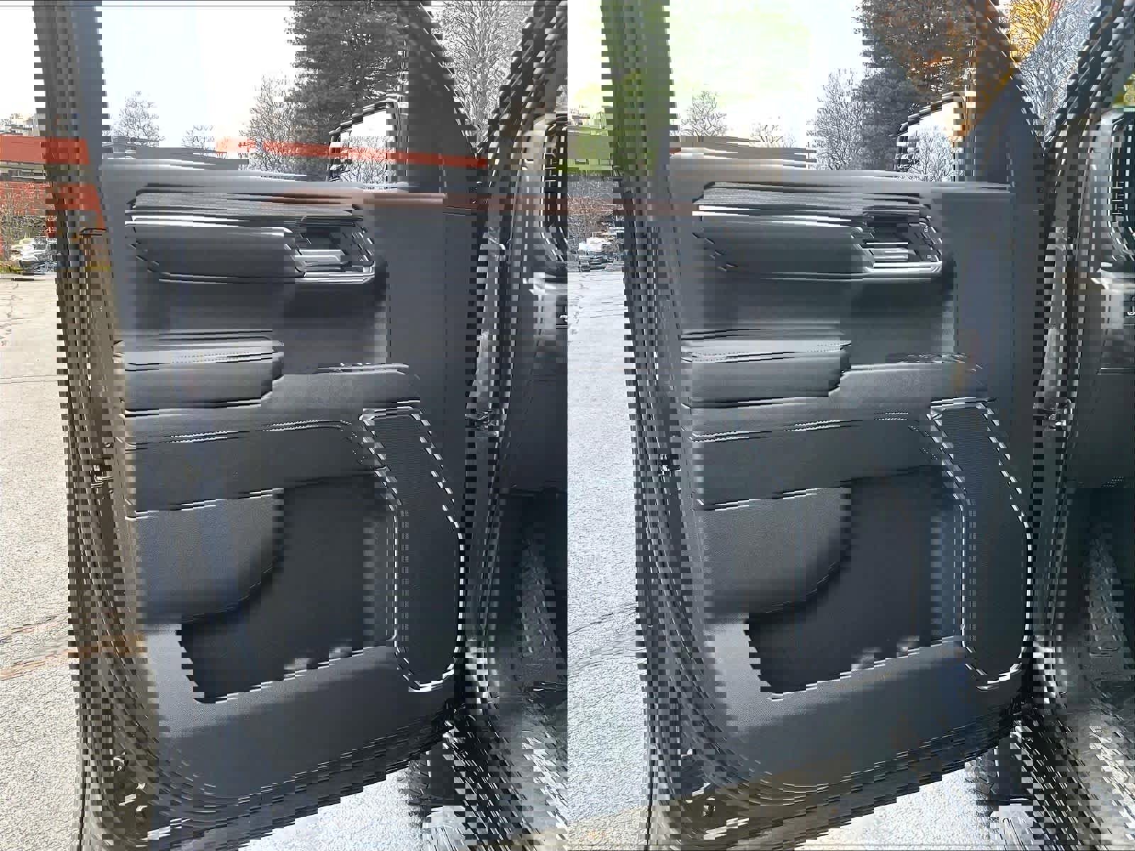 Used 2024 Chevrolet Silverado 1500 LT AWD/4WD image 9