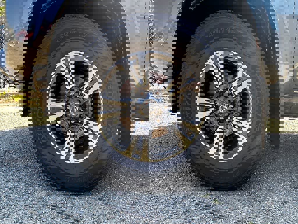 Used 2017 Toyota Tacoma TRD Sport w/ Tow Package image 8