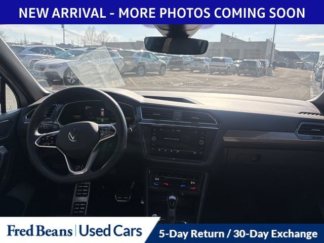Used 2023 Volkswagen Tiguan SE R-Line image 11