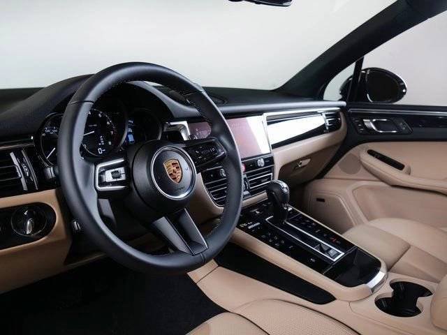 New 2026 Porsche Macan AWD/4WD image 4