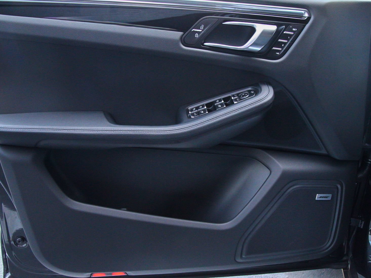 New 2026 Porsche Macan AWD/4WD image 14