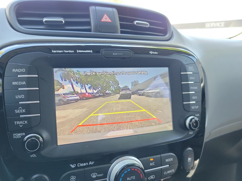 Used 2017 Kia Soul + w/ Primo Package FWD image 25