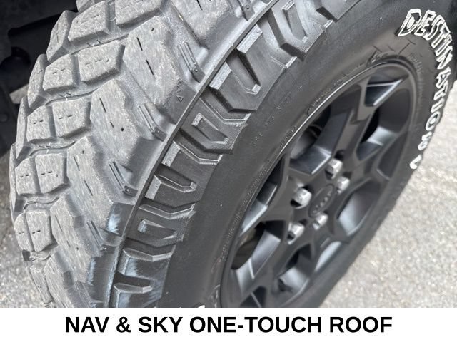 Used 2023 Jeep Wrangler Unlimited w/ Sun & Screen Package AWD/4WD image 9