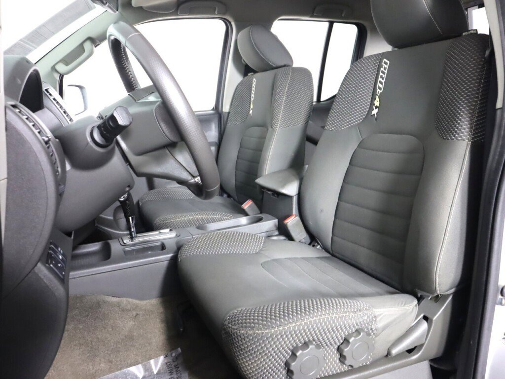 Used 2016 Nissan Frontier PRO-4X image 26