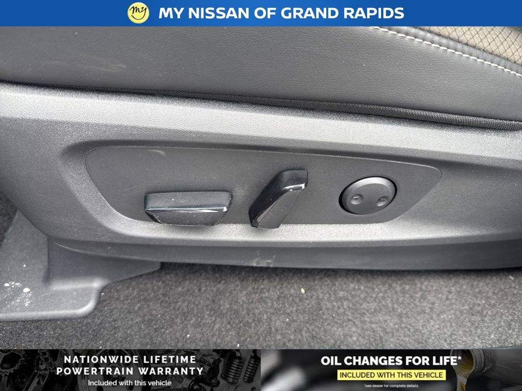 New 2026 Nissan Pathfinder SL AWD/4WD image 10