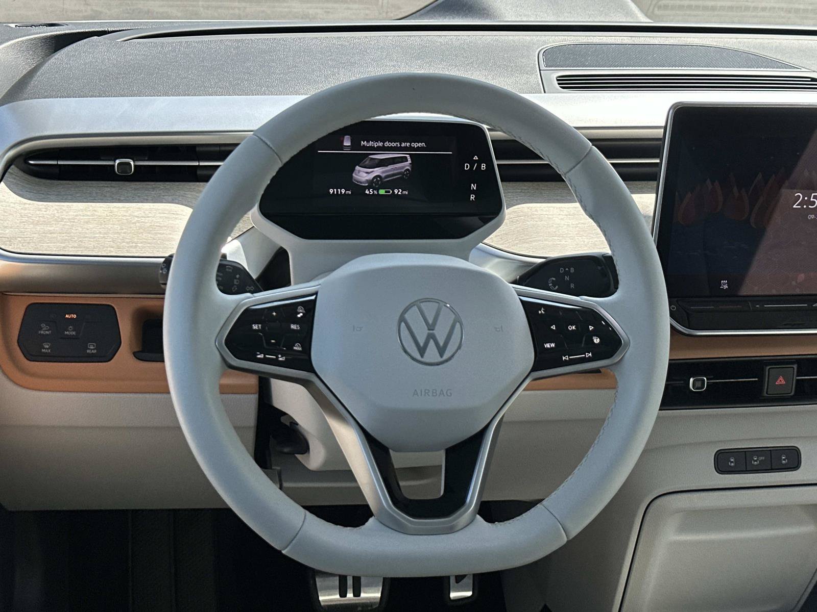 Used 2025 Volkswagen ID. Buzz 1st Edition AWD/4WD image 8