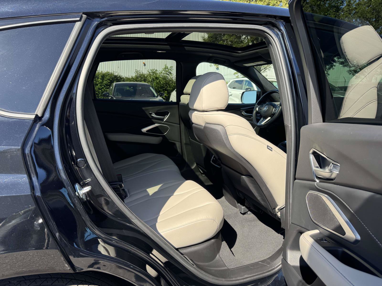 Used 2025 Acura RDX SH-AWD image 14