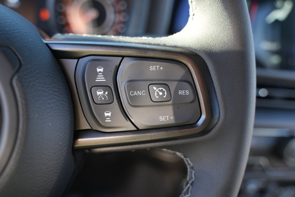 New 2026 Jeep Gladiator Sport w/ Dual Top Group AWD/4WD image 29