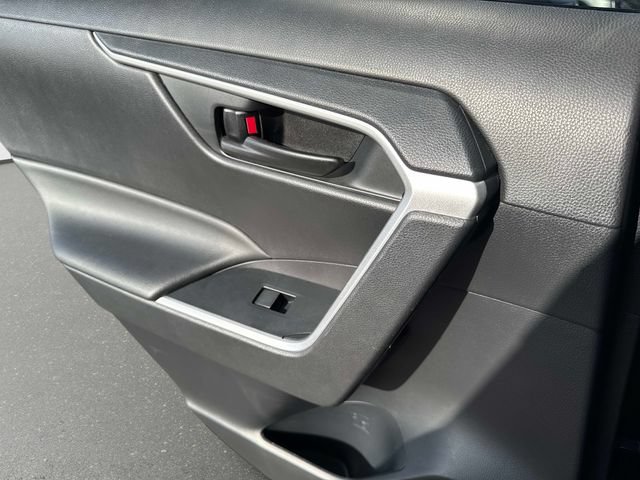 Used 2020 Toyota RAV4 LE w/ All Weather Liner Package AWD/4WD image 10