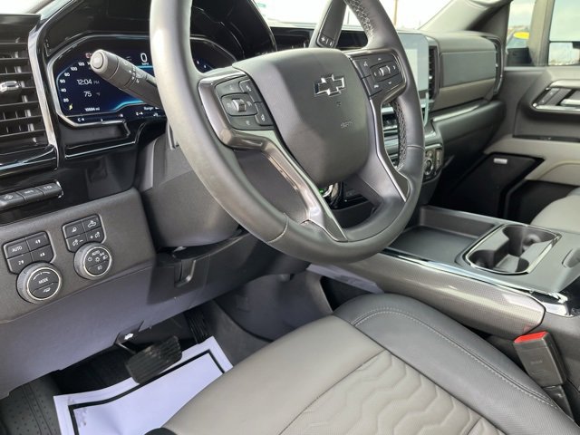 Used 2025 Chevrolet Silverado 2500 ZR2 w/ Technology Package image 13