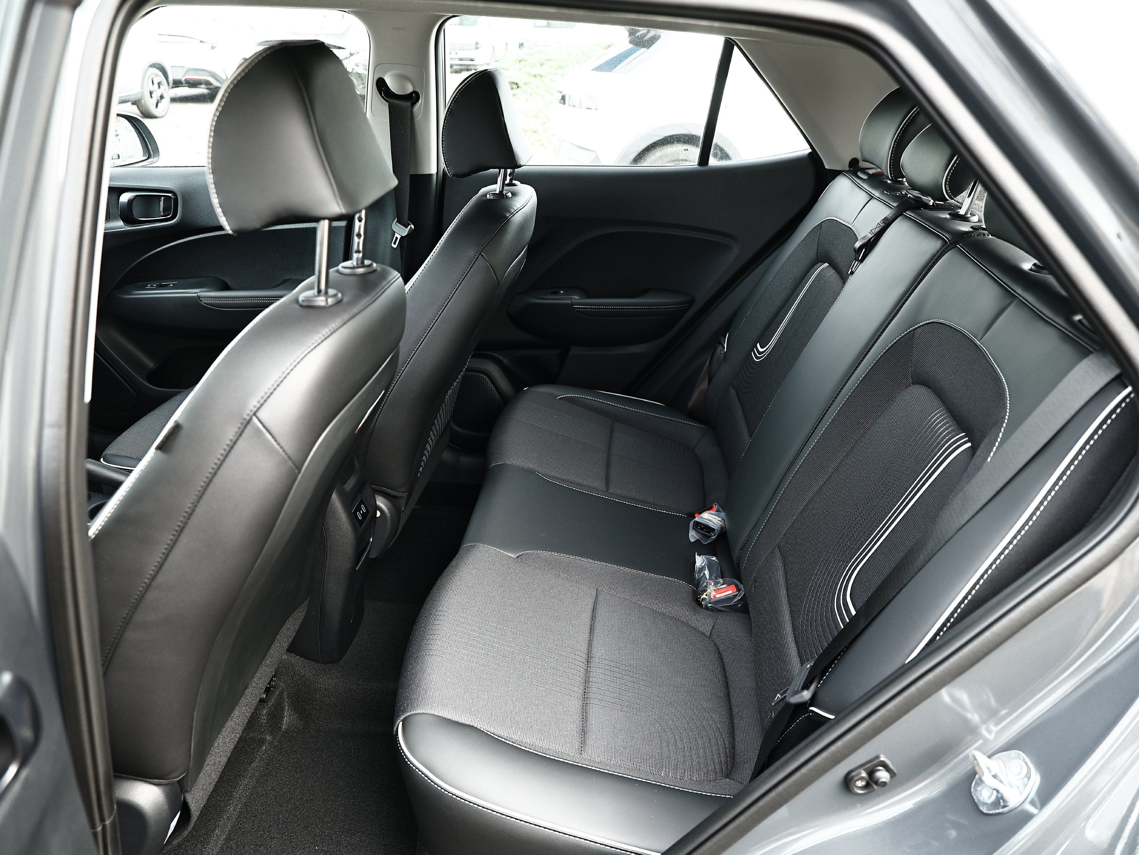 New 2026 Hyundai Venue SEL FWD image 8