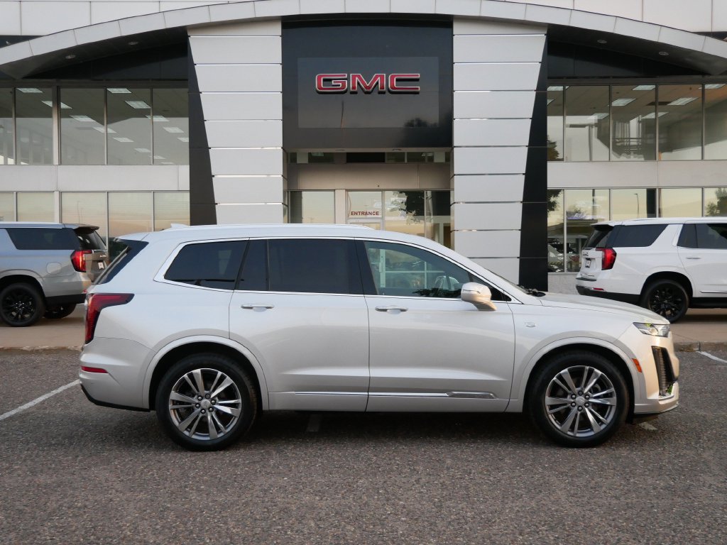 Used 2020 Cadillac XT6 Premium Luxury w/ LPO, Floor Liner Package AWD/4WD image 2