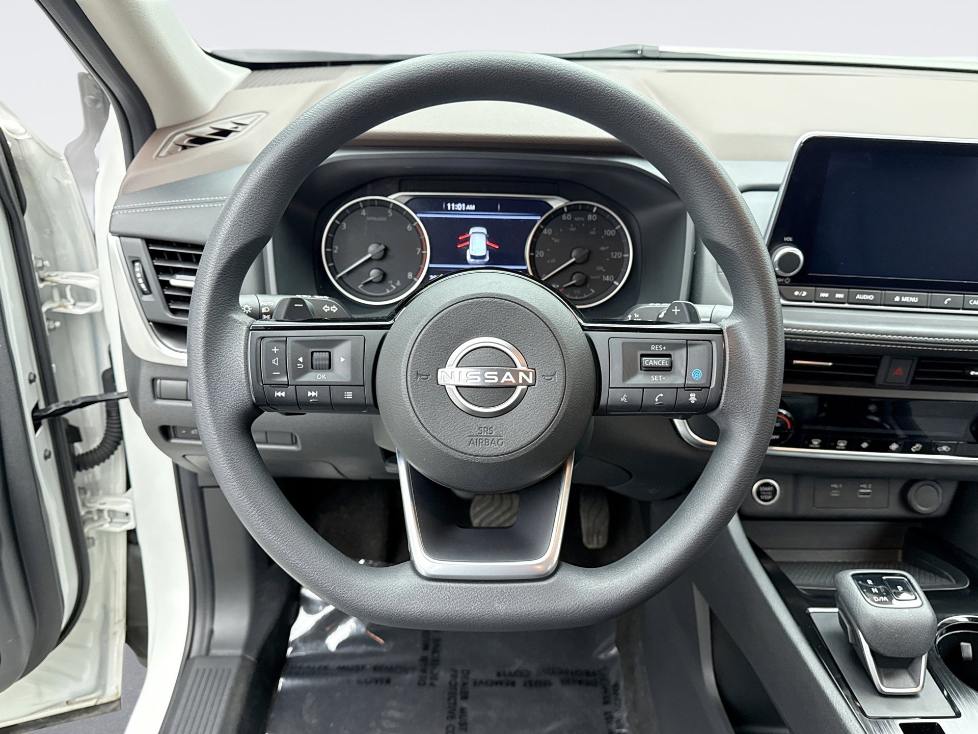 Used 2023 Nissan Rogue SV image 12