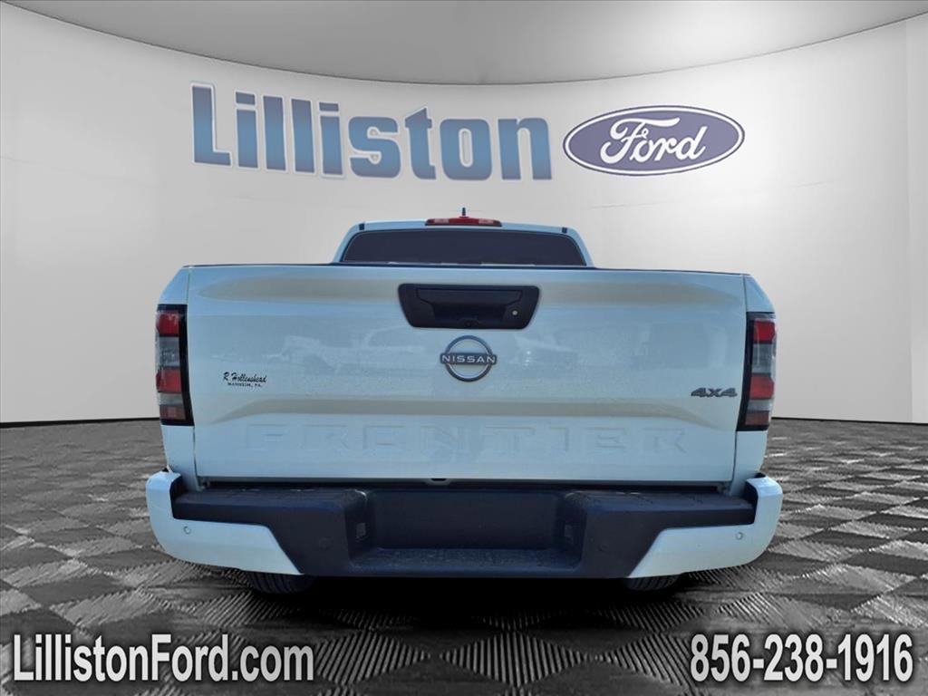 Used 2025 Nissan Frontier SV image 5