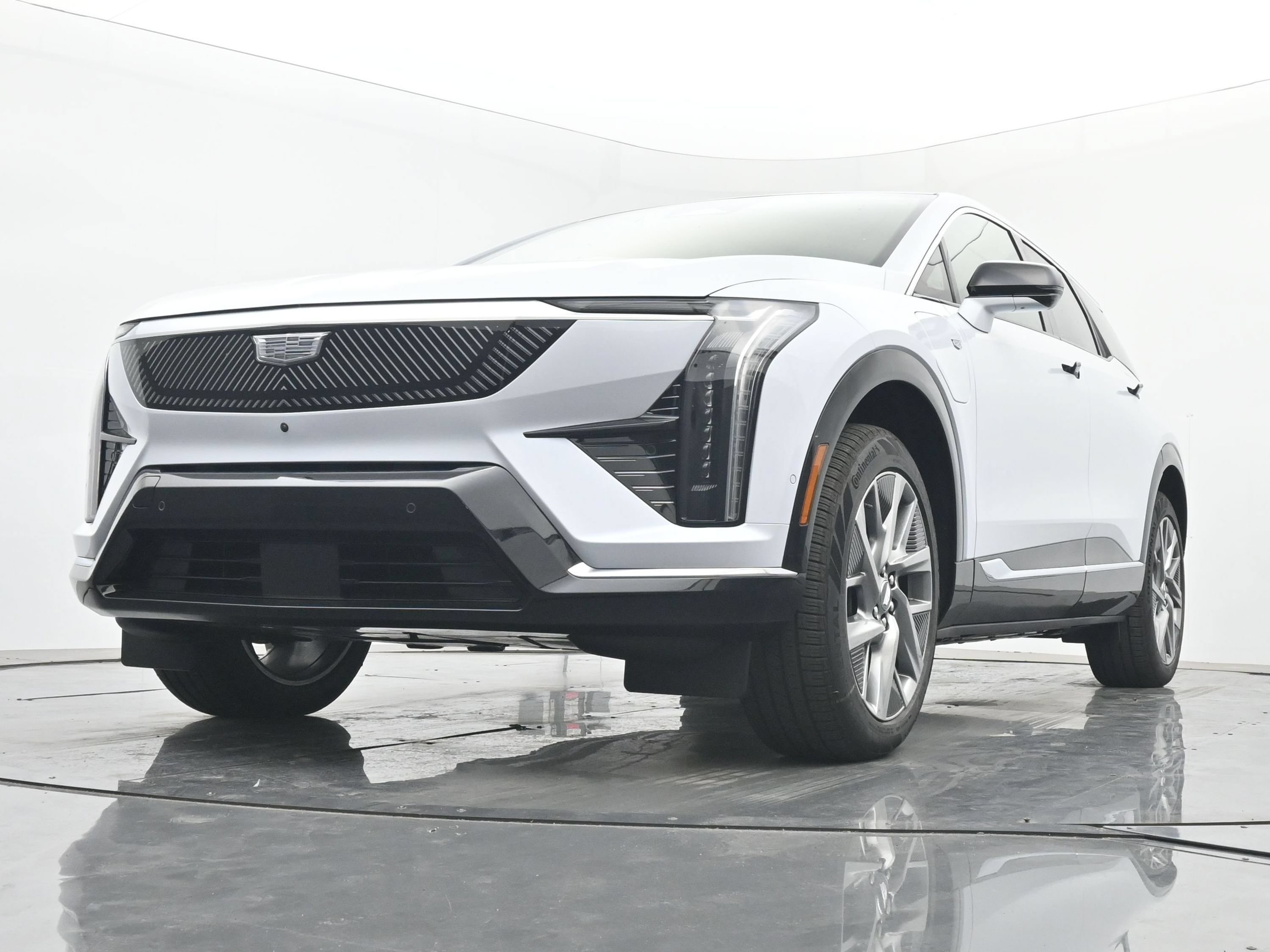 New 2026 Cadillac Optiq Luxury 1 w/ LPO, Floor Liner Package AWD/4WD image 15