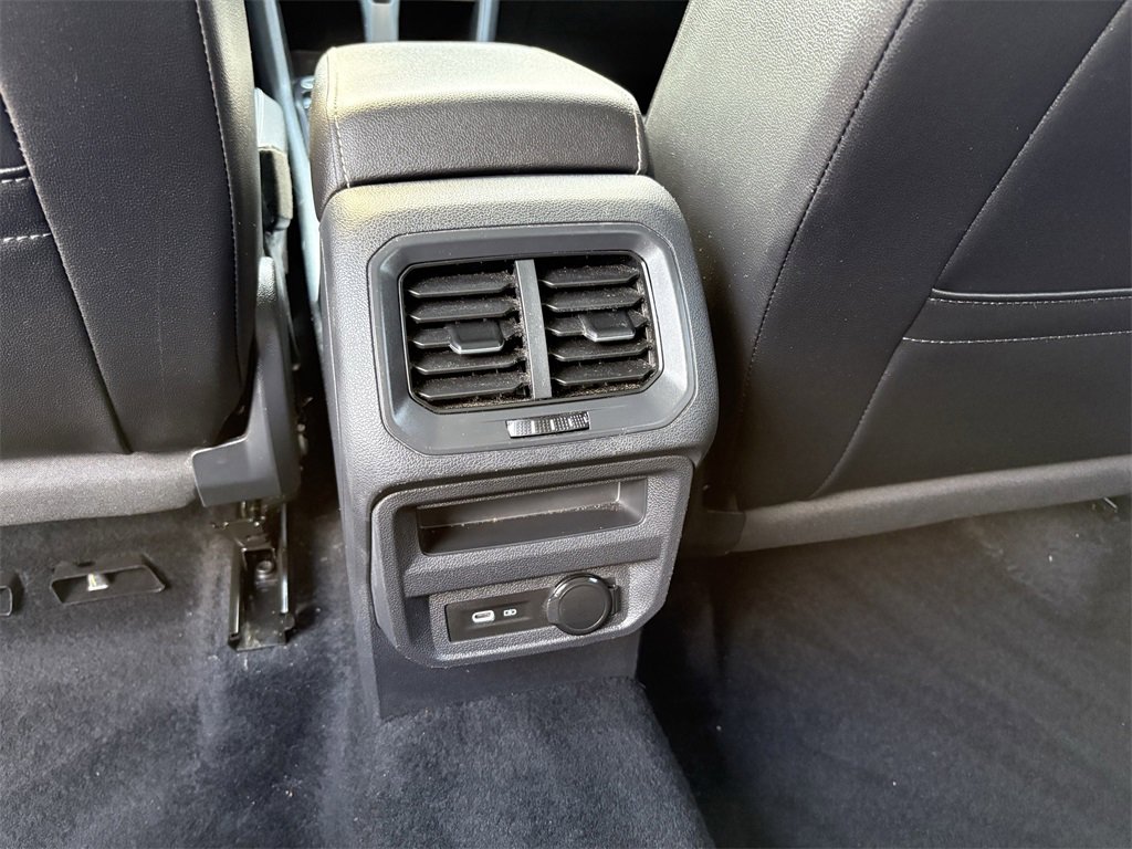 Used 2022 Volkswagen Tiguan SE image 26