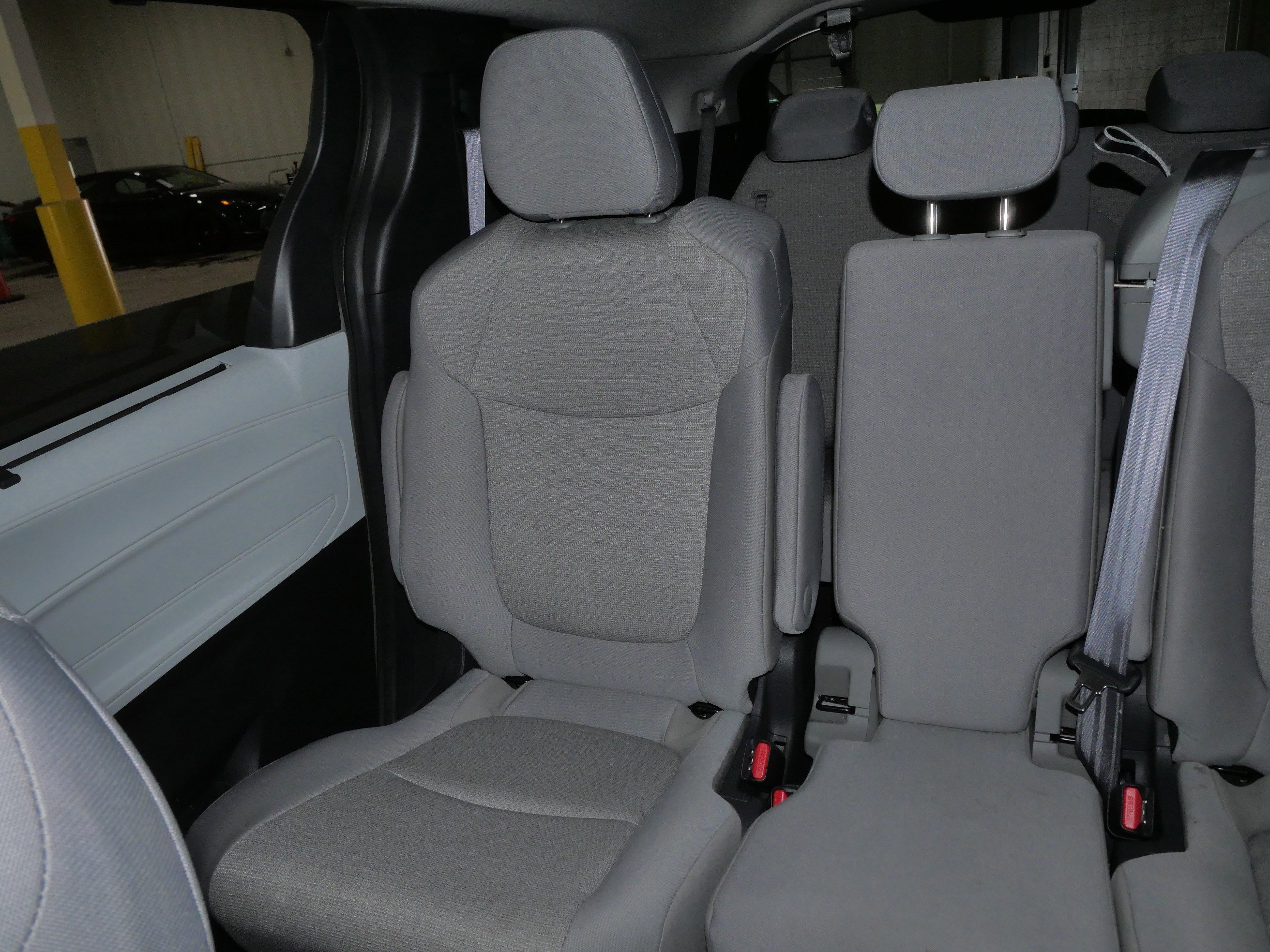 Certified 2025 Toyota Sienna LE image 13