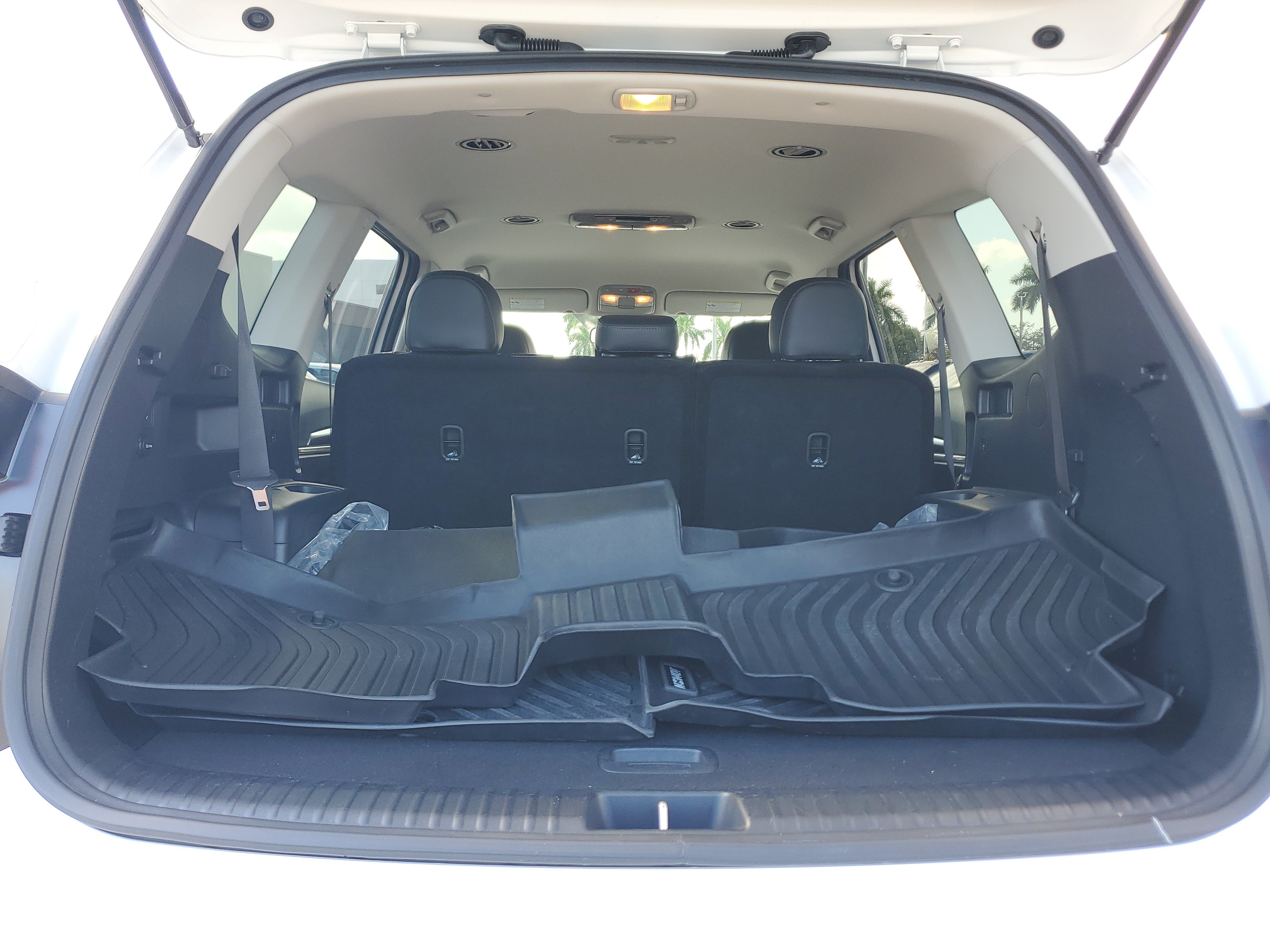 Used 2024 Kia Telluride LX FWD image 14