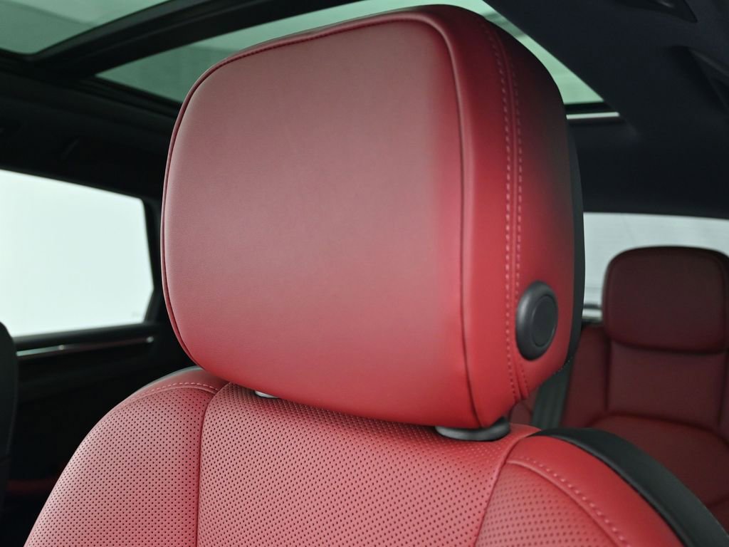 New 2026 Porsche Macan image 20