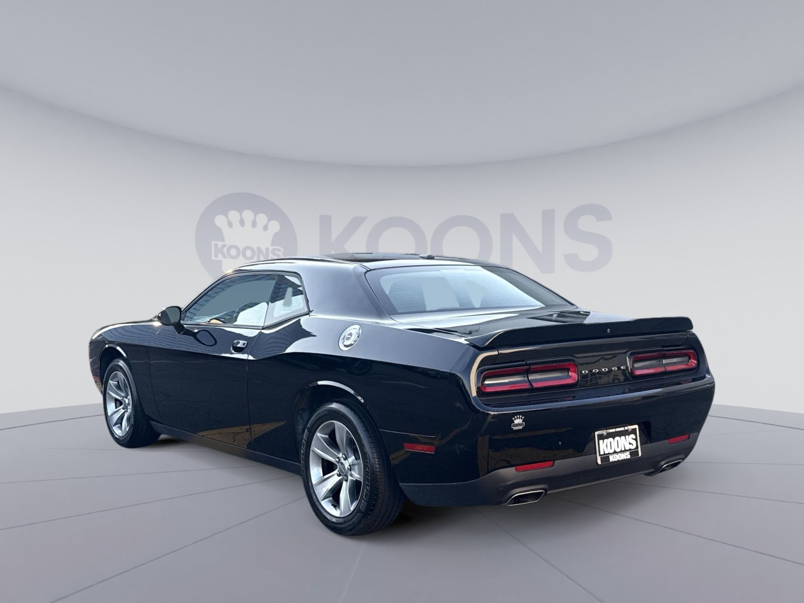Used 2021 Dodge Challenger SXT RWD image 4