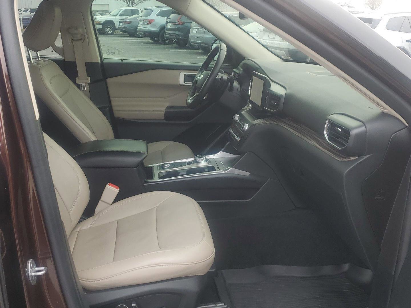 Used 2020 Ford Explorer Limited image 33