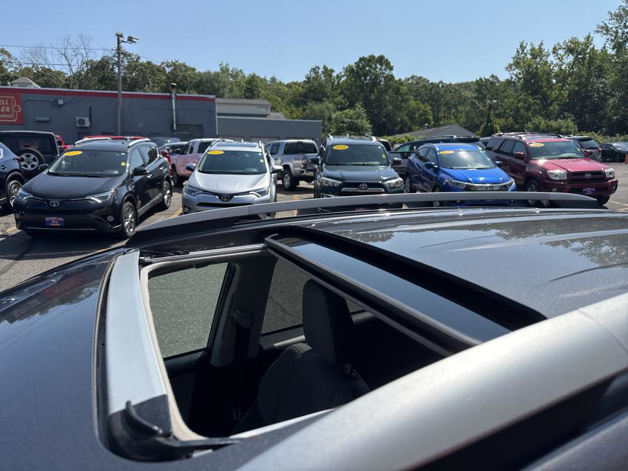 Used 2015 Toyota RAV4 Limited image 34