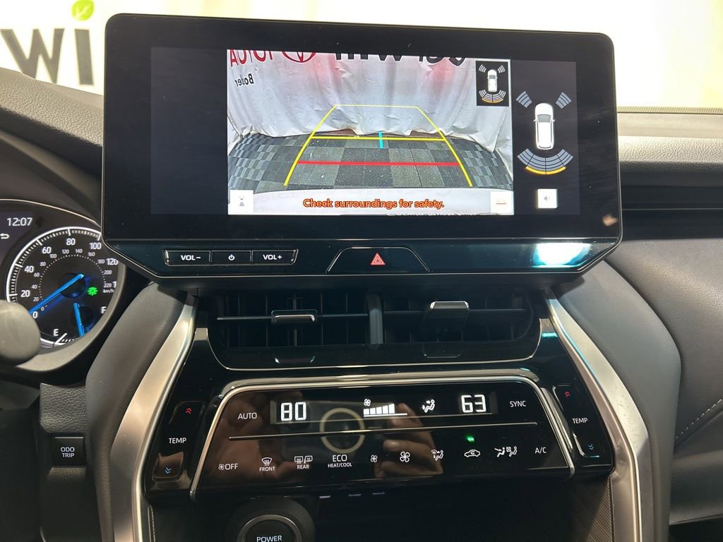 Used 2024 Toyota Venza LE image 28