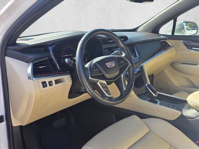 Used 2018 Cadillac XT5 Premium Luxury w/ Driver Assist Package FWD image 10