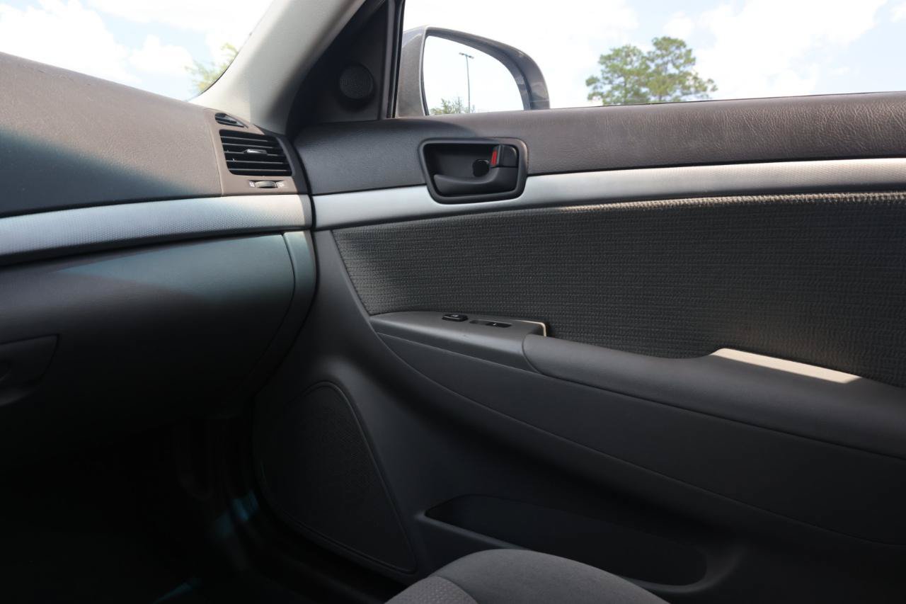 Used 2010 Hyundai Sonata GLS FWD image 14