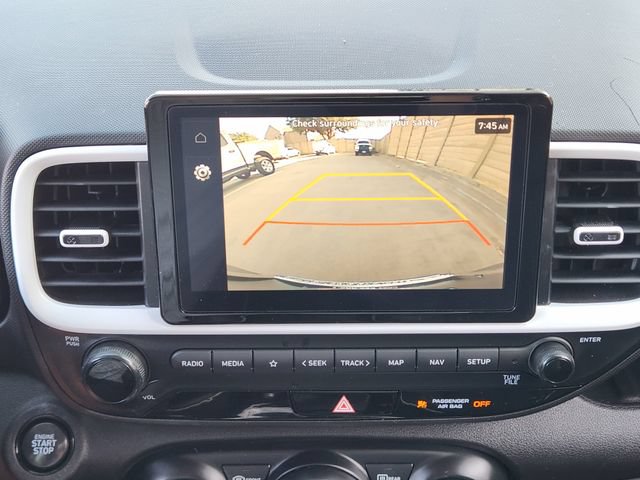 Used 2023 Hyundai Venue Limited FWD image 7