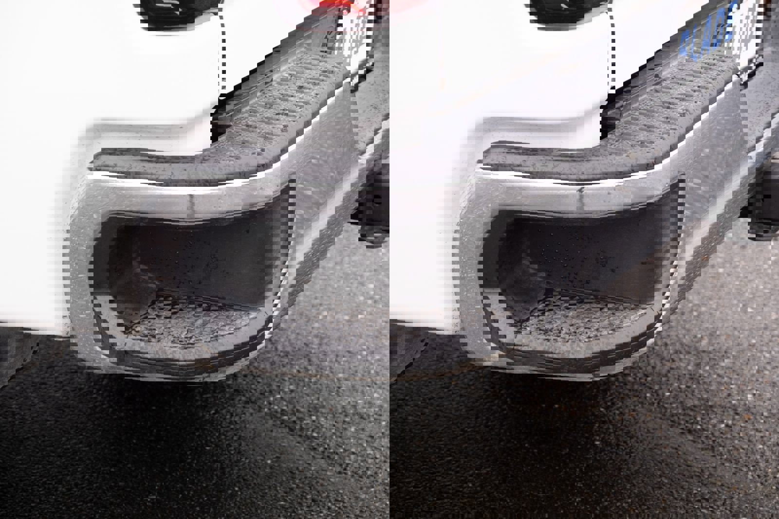 Used 2024 GMC Sierra 3500 SLE w/ SLE Value Package image 25