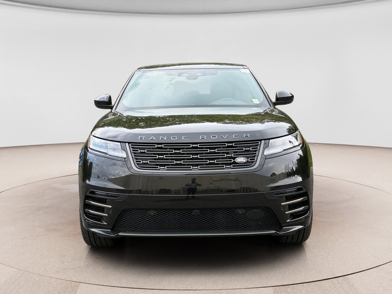 Used 2025 Land Rover Range Rover Velar Dynamic HSE AWD/4WD image 8