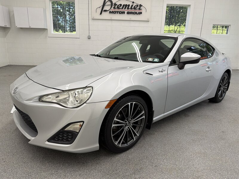 Used 2013 Scion FR-S RWD image 1