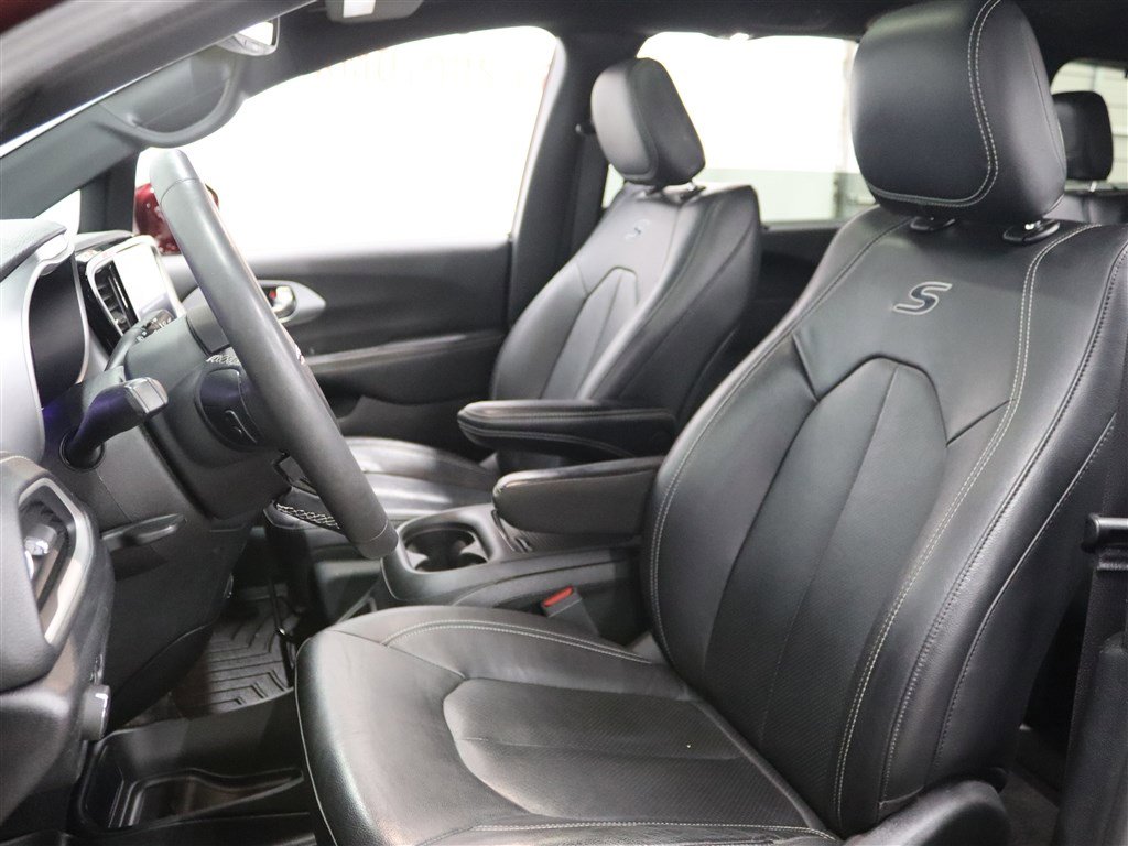 Used 2022 Chrysler Pacifica Touring-L w/ S Appearance Package image 10