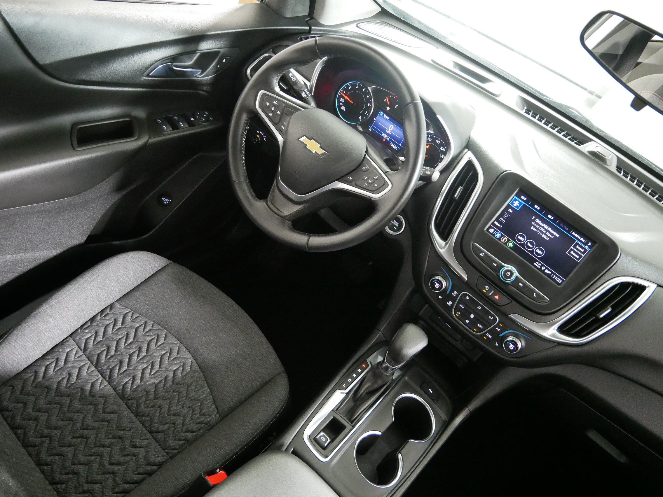 Used 2022 Chevrolet Equinox LT AWD/4WD image 9