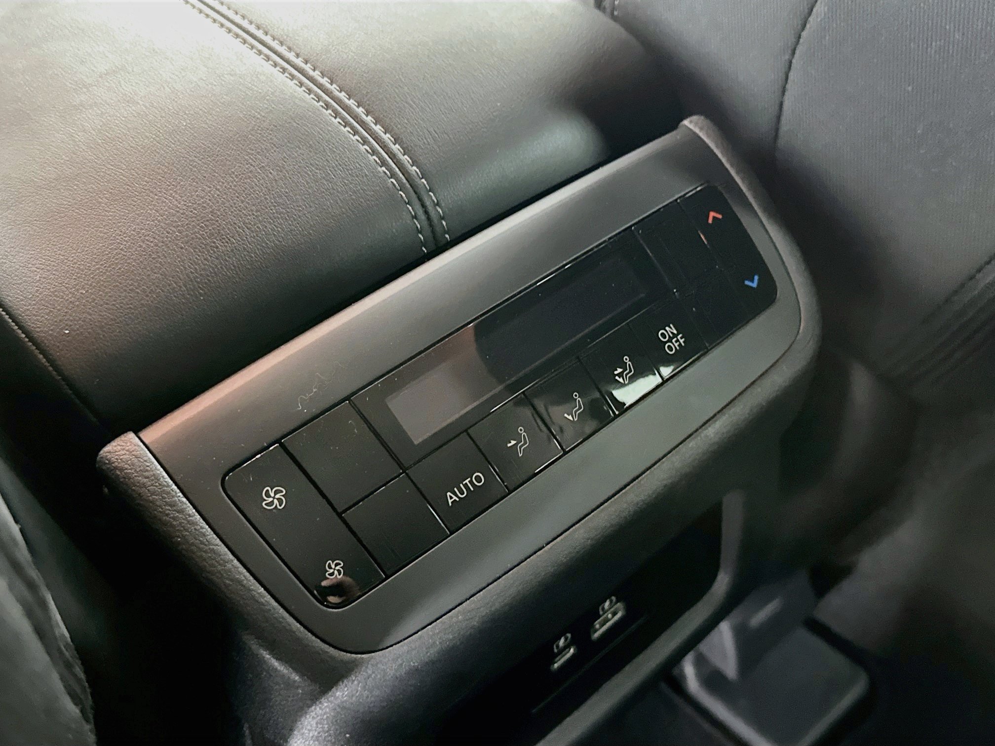 Used 2025 Nissan Pathfinder SV FWD image 26