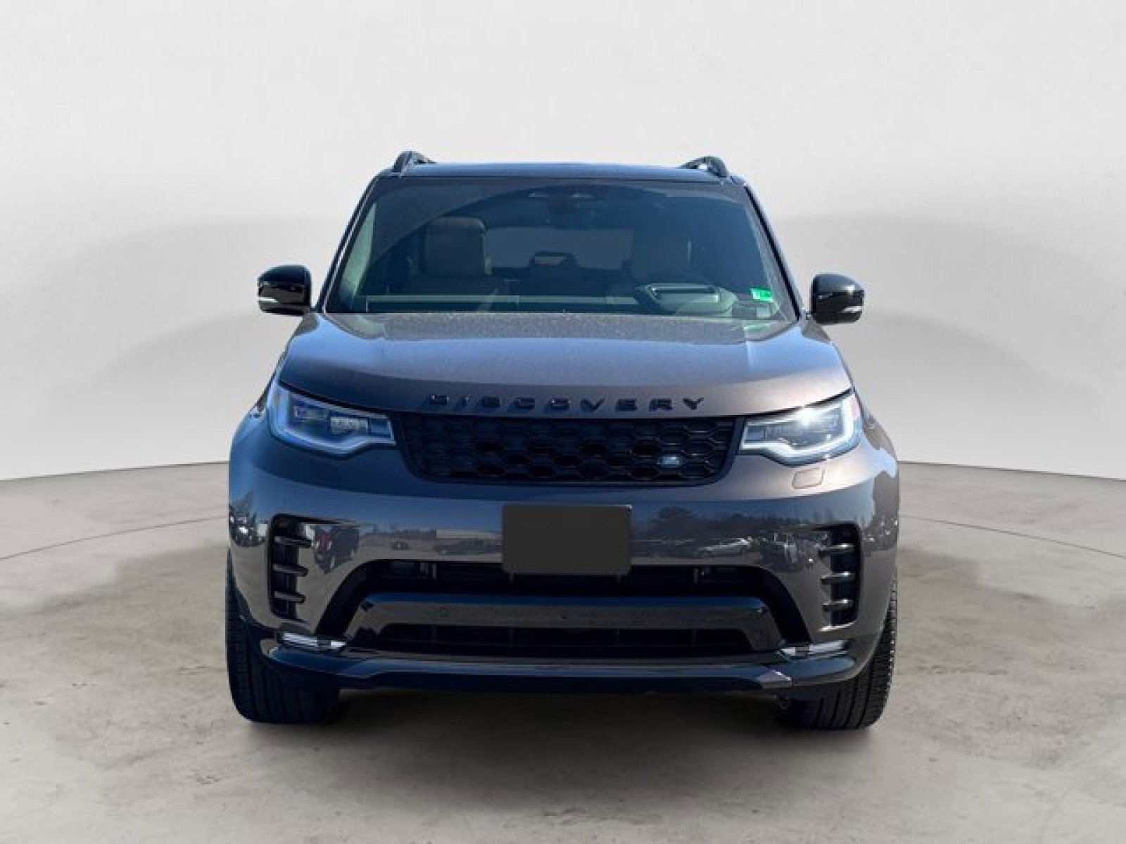 New 2025 Land Rover Discovery Dynamic SE image 8