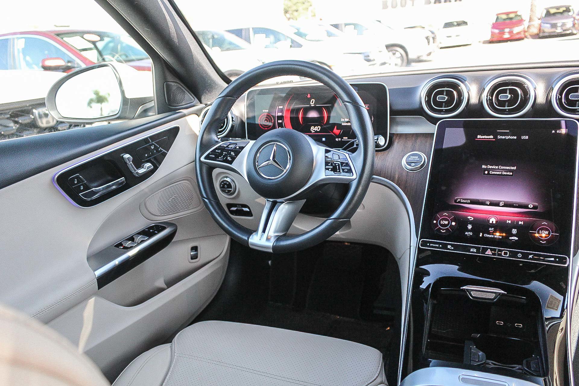 Used 2025 Mercedes-Benz C 300 4MATIC Sedan image 5
