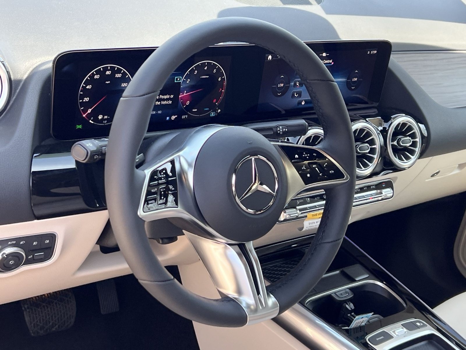Certified 2026 Mercedes-Benz GLA 250 4MATIC image 14