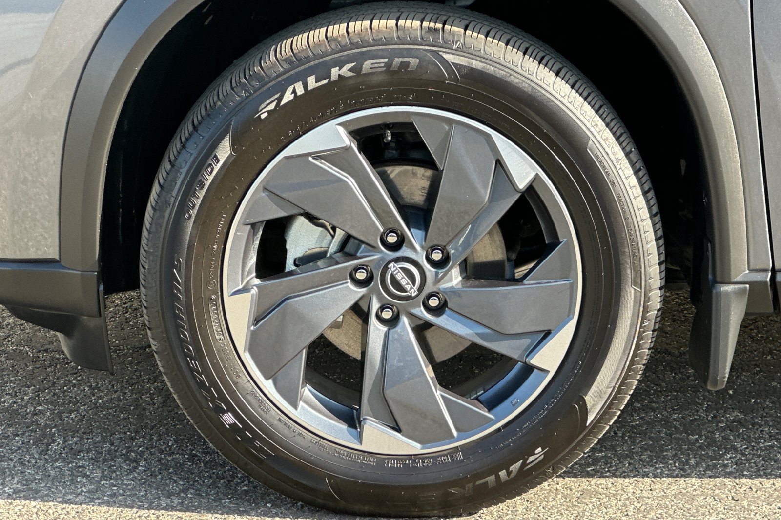 Used 2025 Nissan Rogue SV FWD image 36